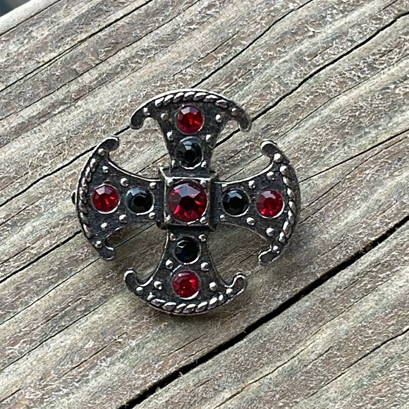 Vintage Style Celtic Maltese Cross with Red & Black Rhinestones - Picture 3 of 13